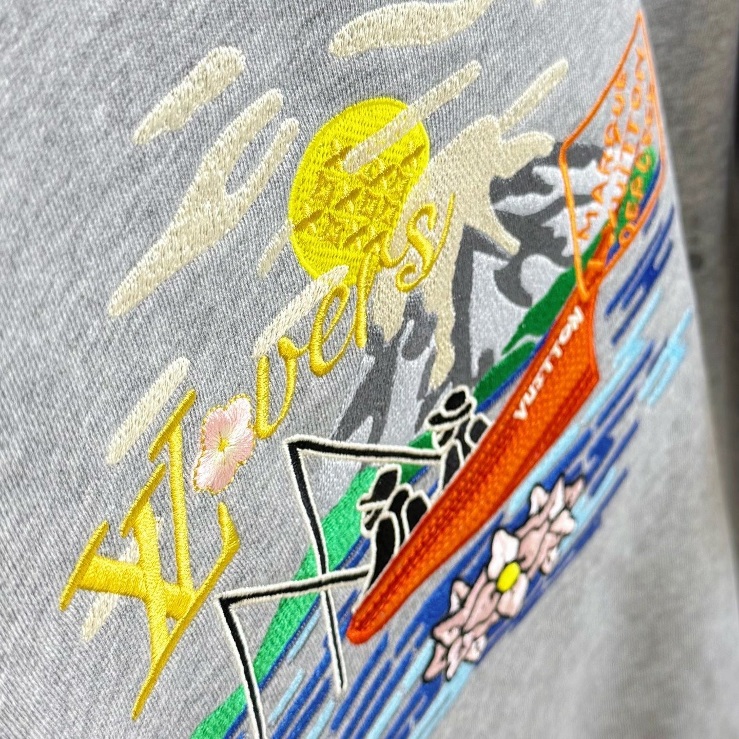 LV Fishing Embroidery Crew Neck Sweatshirt 493367