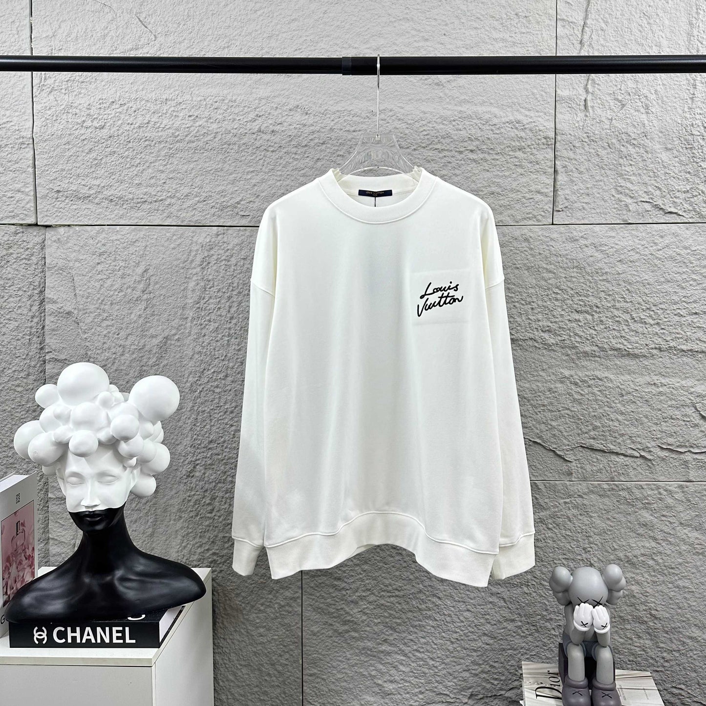 LV Long-Sleeve Crew Neck Sweatshirt 492261