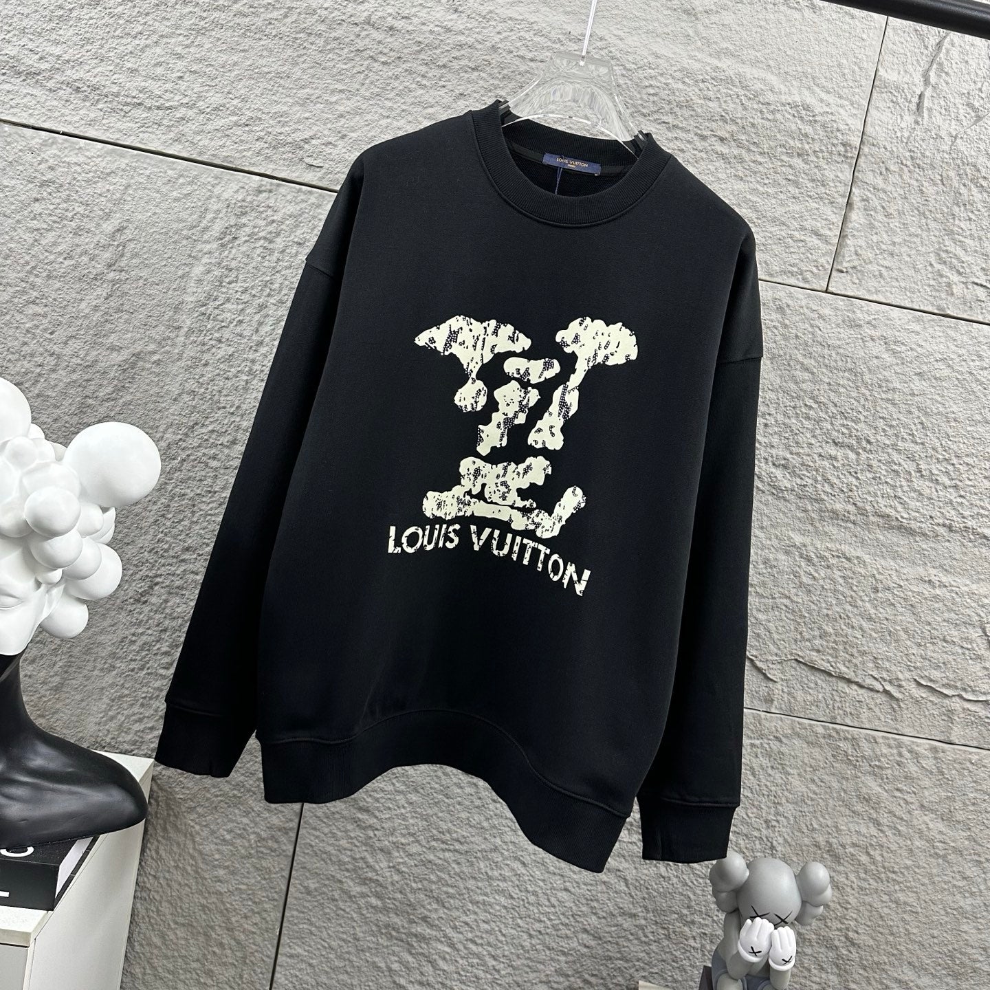 LV Long-Sleeve Crew Neck Sweatshirt 492239