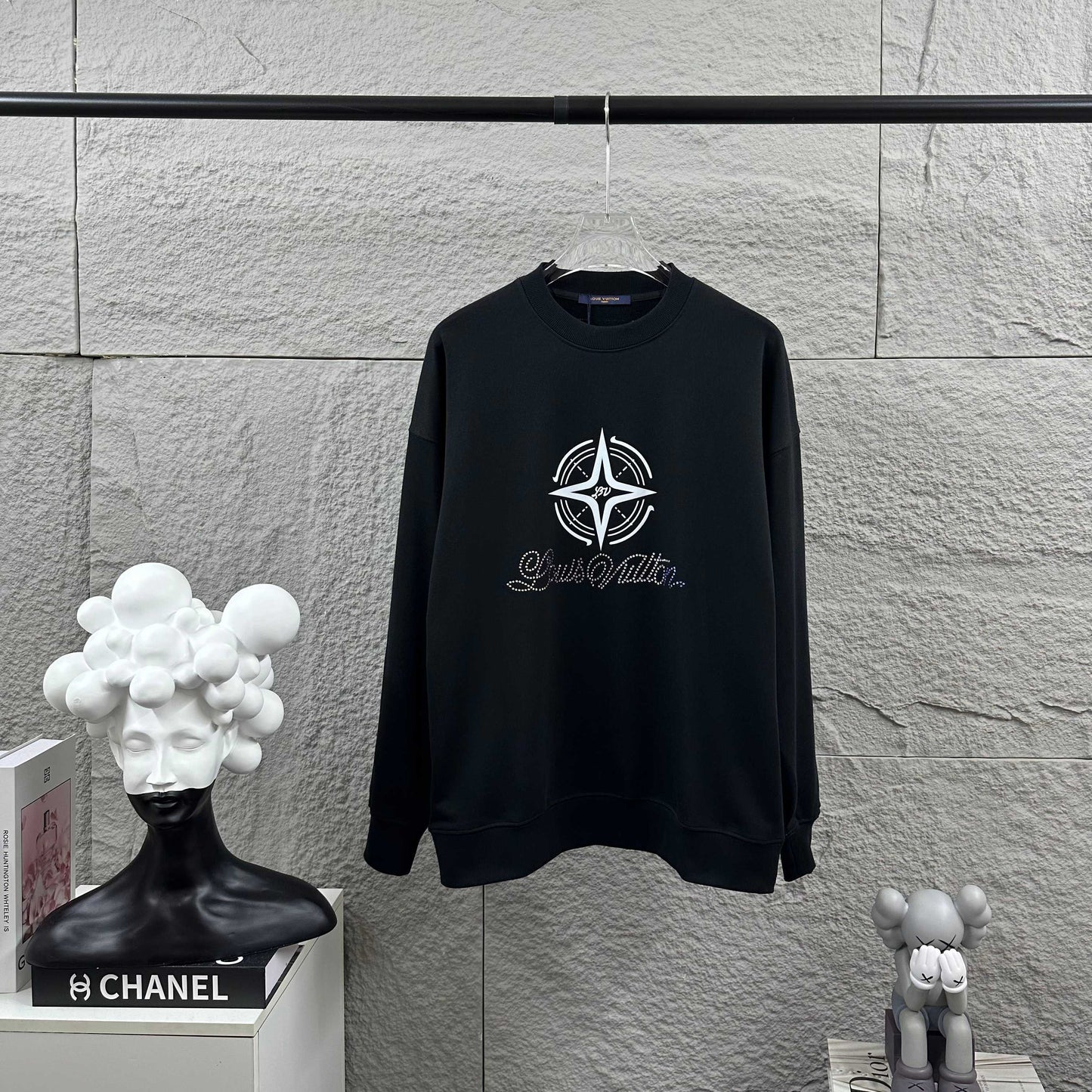 LV Long-Sleeve Crew Neck Sweatshirt 492211