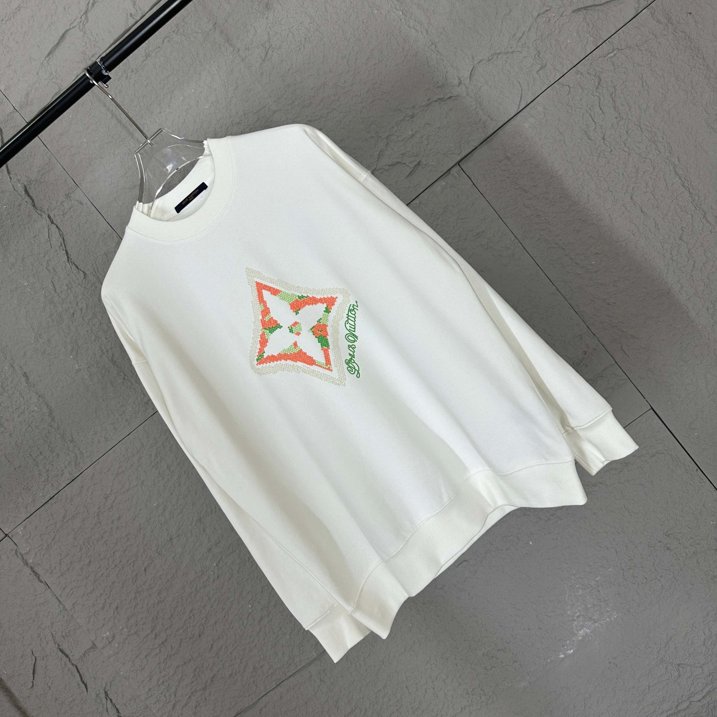 LV Long-Sleeve Crew Neck Sweatshirt 492197