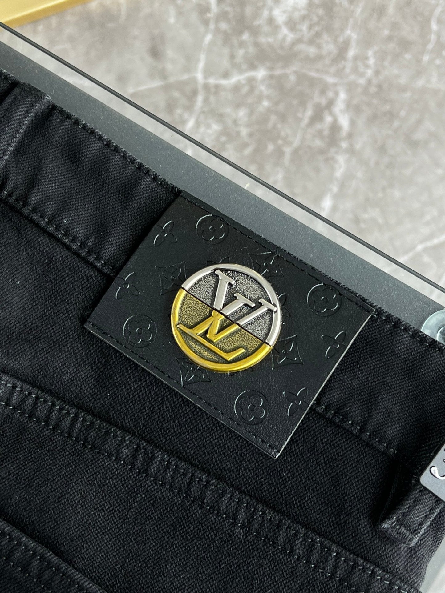 LV Fleece-lined and Thickened Jeans 492700