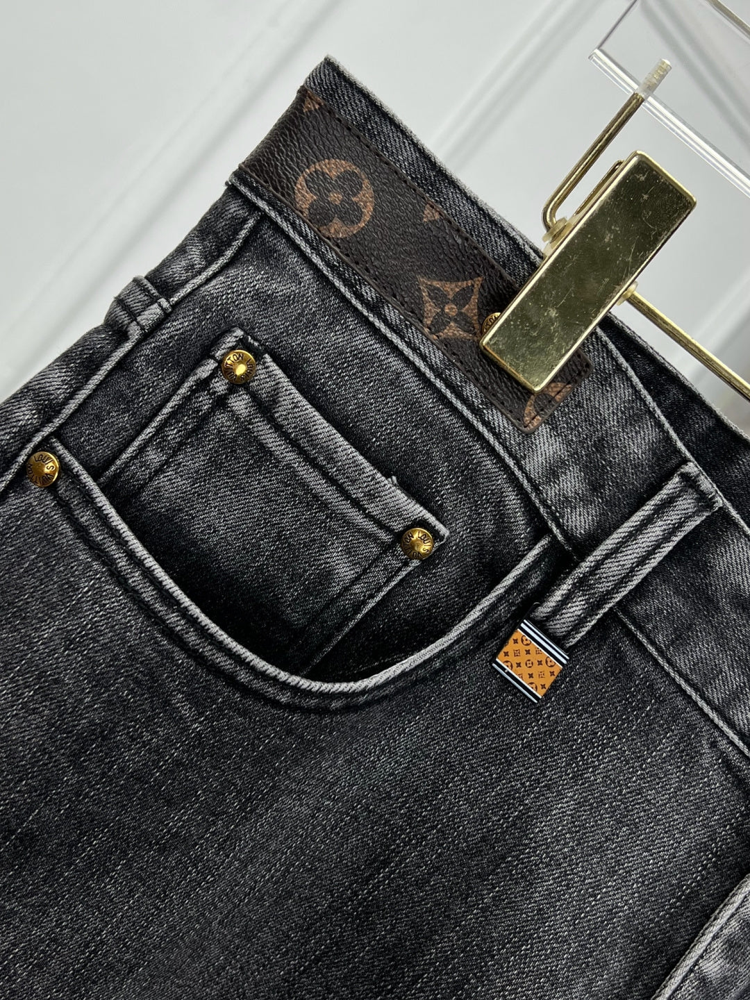 LV Gray Jeans 492659