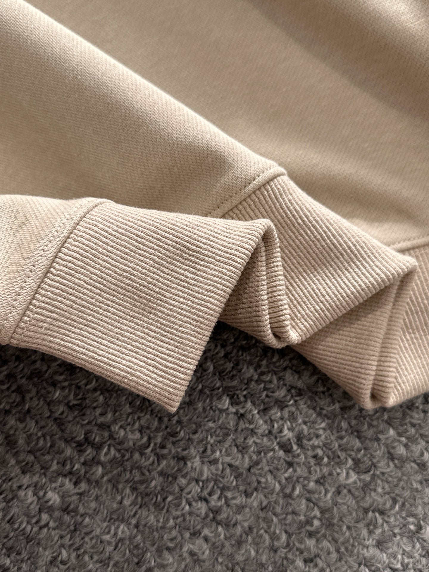 LV 25SS Lapel Sweatshirt Long Sleeve 494425