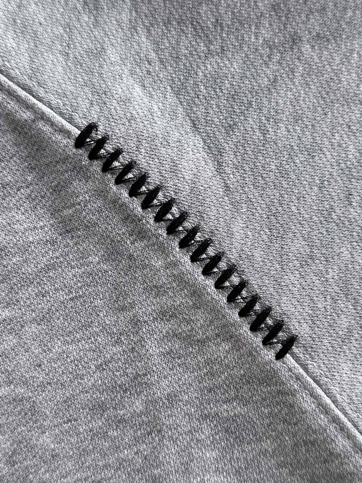 LV 25SS Lapel Sweatshirt Long Sleeve 494424
