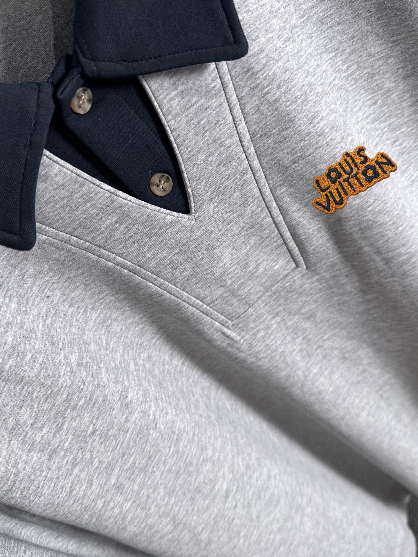 LV 25SS Lapel Sweatshirt Long Sleeve 494414