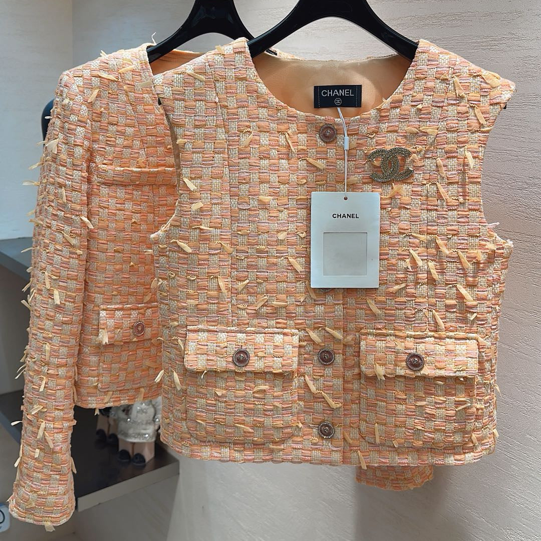 CHANEL SWEET GIRL VEST ORANGE TWEED