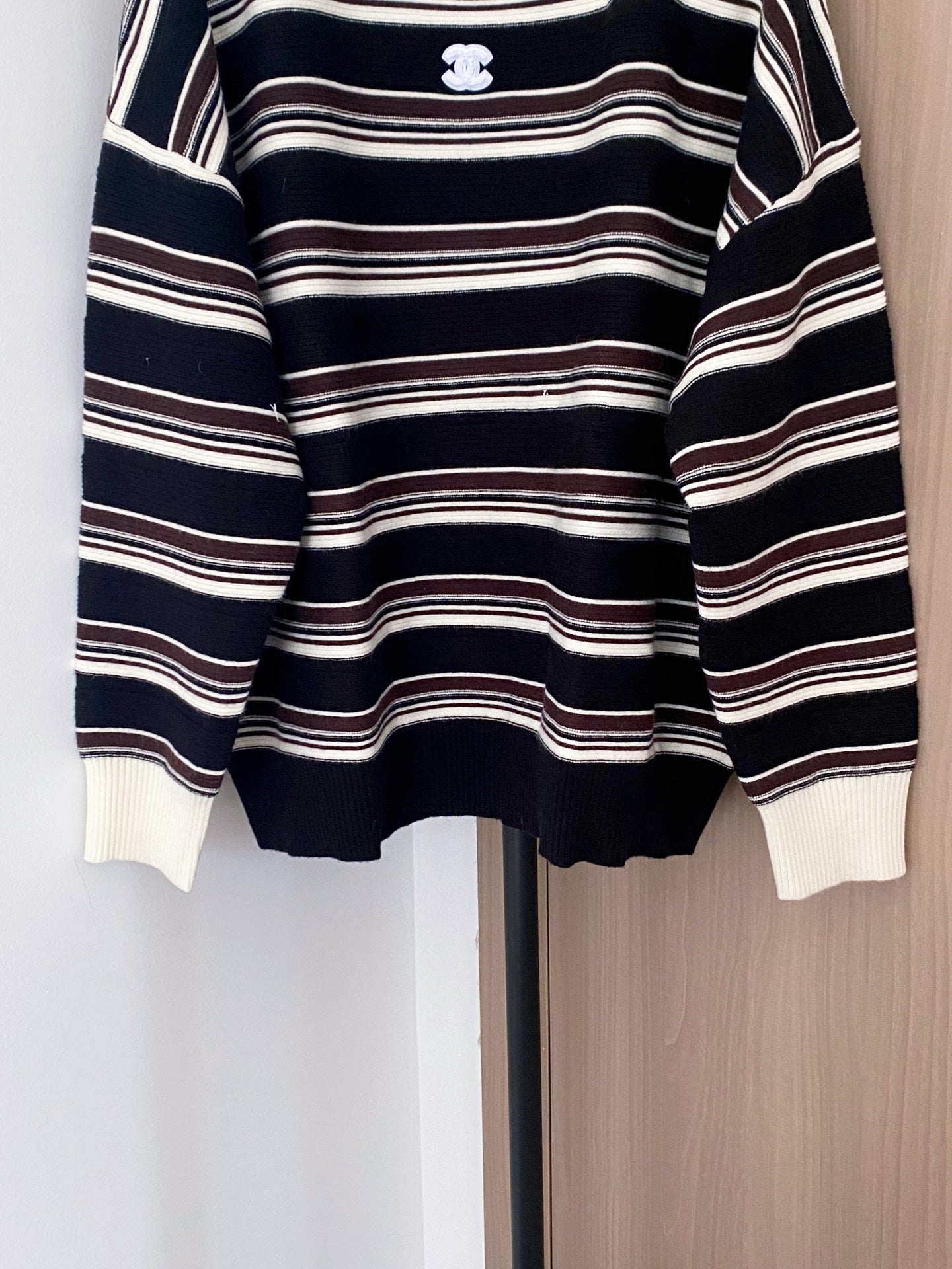 CHANEL TWO-TONE LONG-SLEEVE SHIRT BLACK IVORY 99240