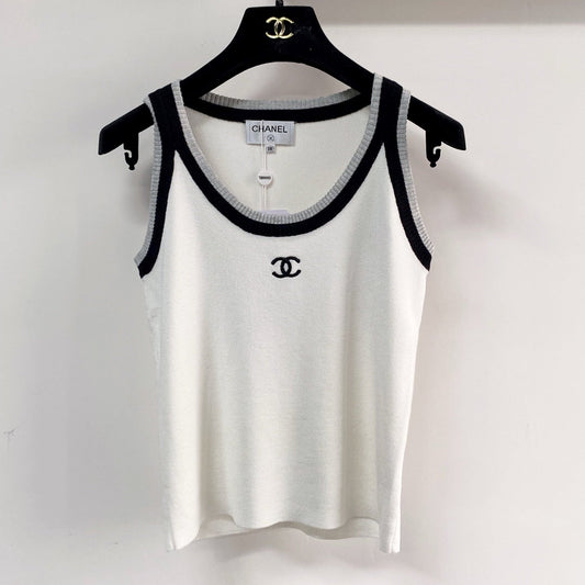 Chanel Two-Tone Vest White in Wool 125484