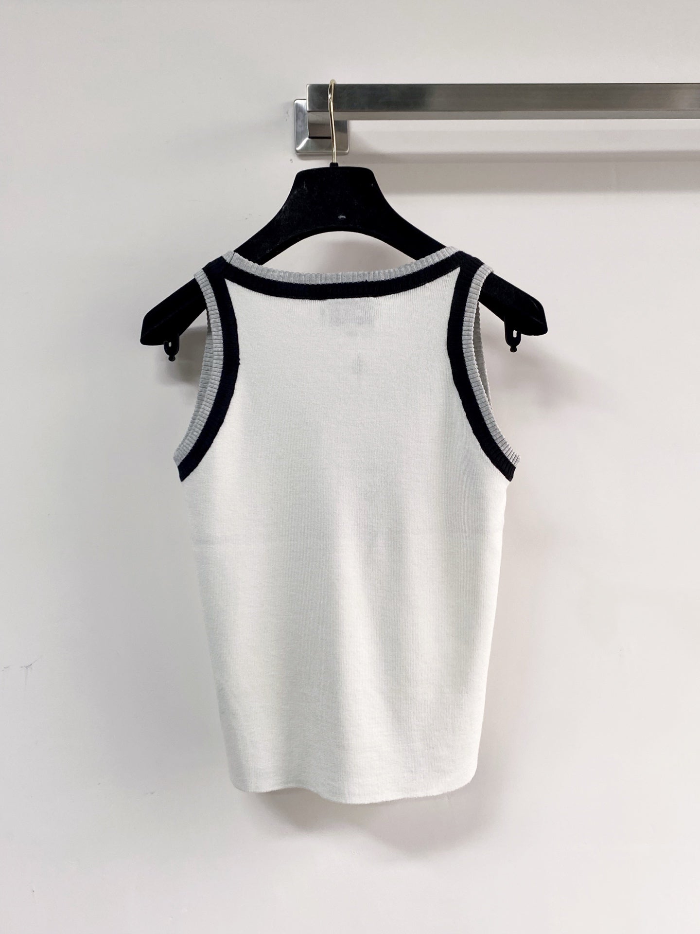 Chanel Two-Tone Vest White in Wool 125484