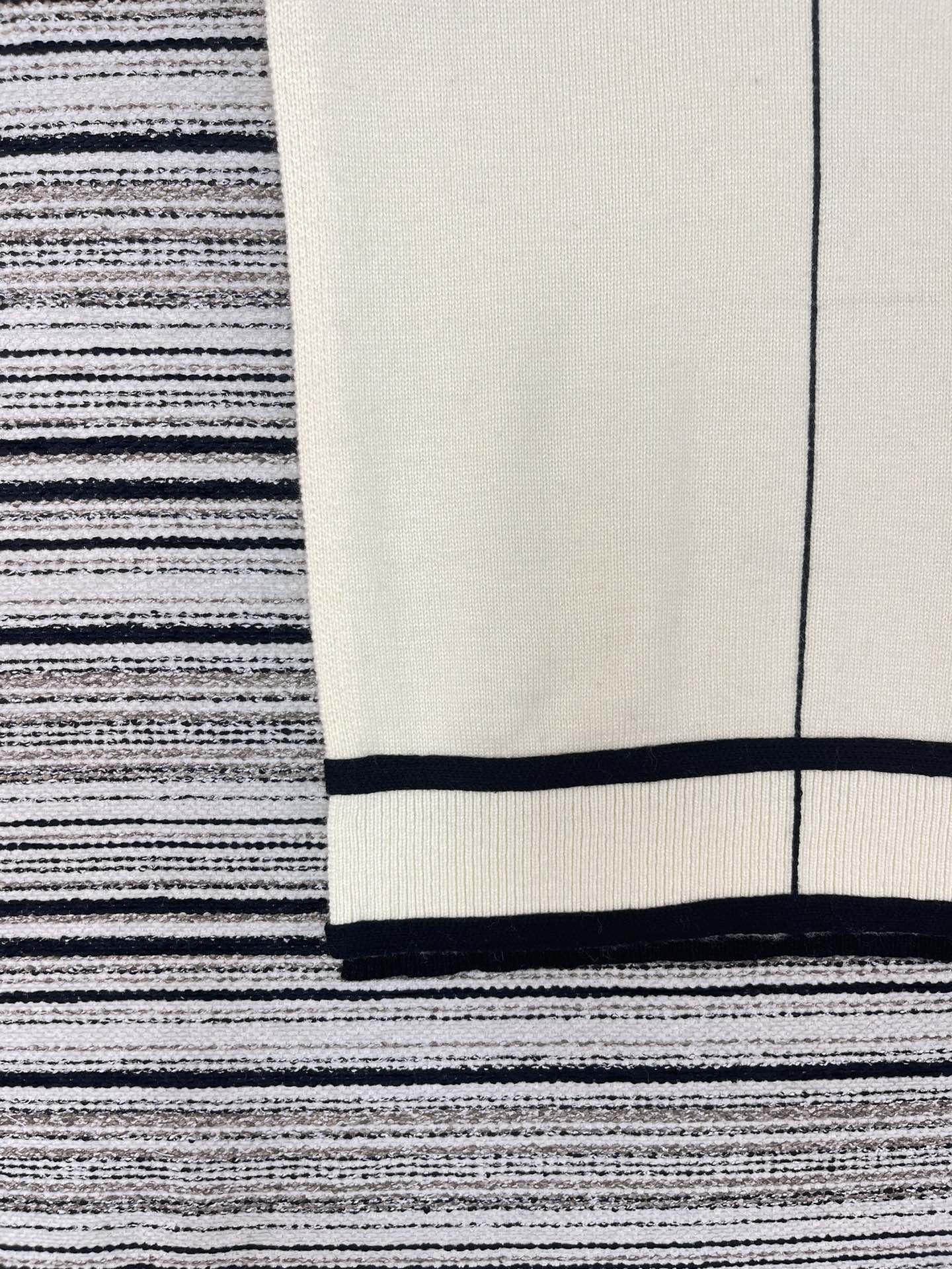 Chanel Vest Cream in Cashmere 133571