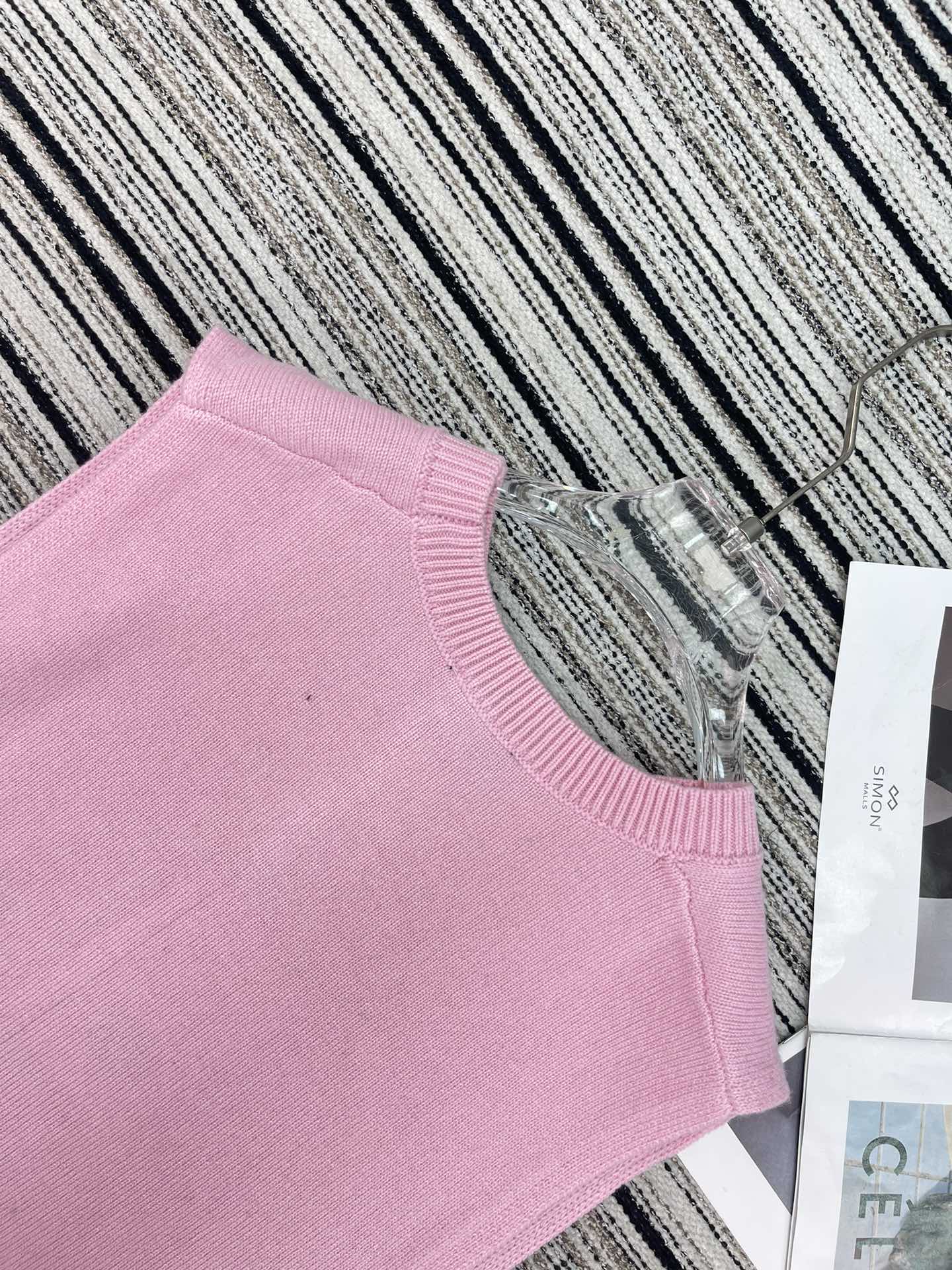 Chanel Vest Pink in Cashmere 133566