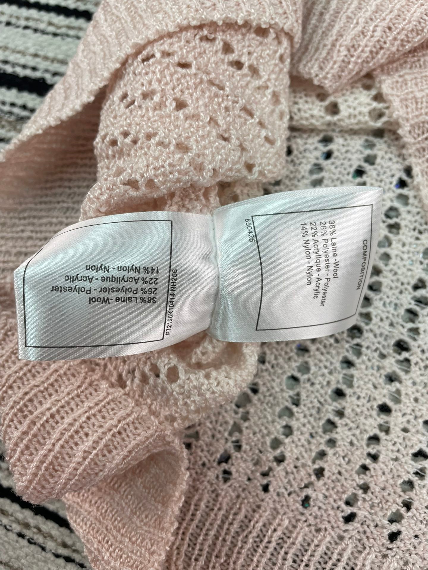 Chanel Knit Short-sleeve Pink in Wool 133523