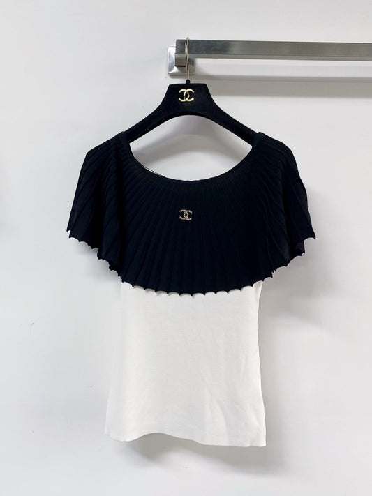 Chanel Two-Tone Vest White Black in Polyester 125434