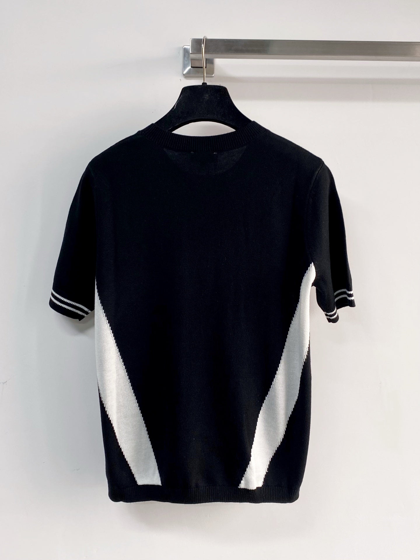 Chanel  Short-Sleeve T-Shirt Black in Wool 153740