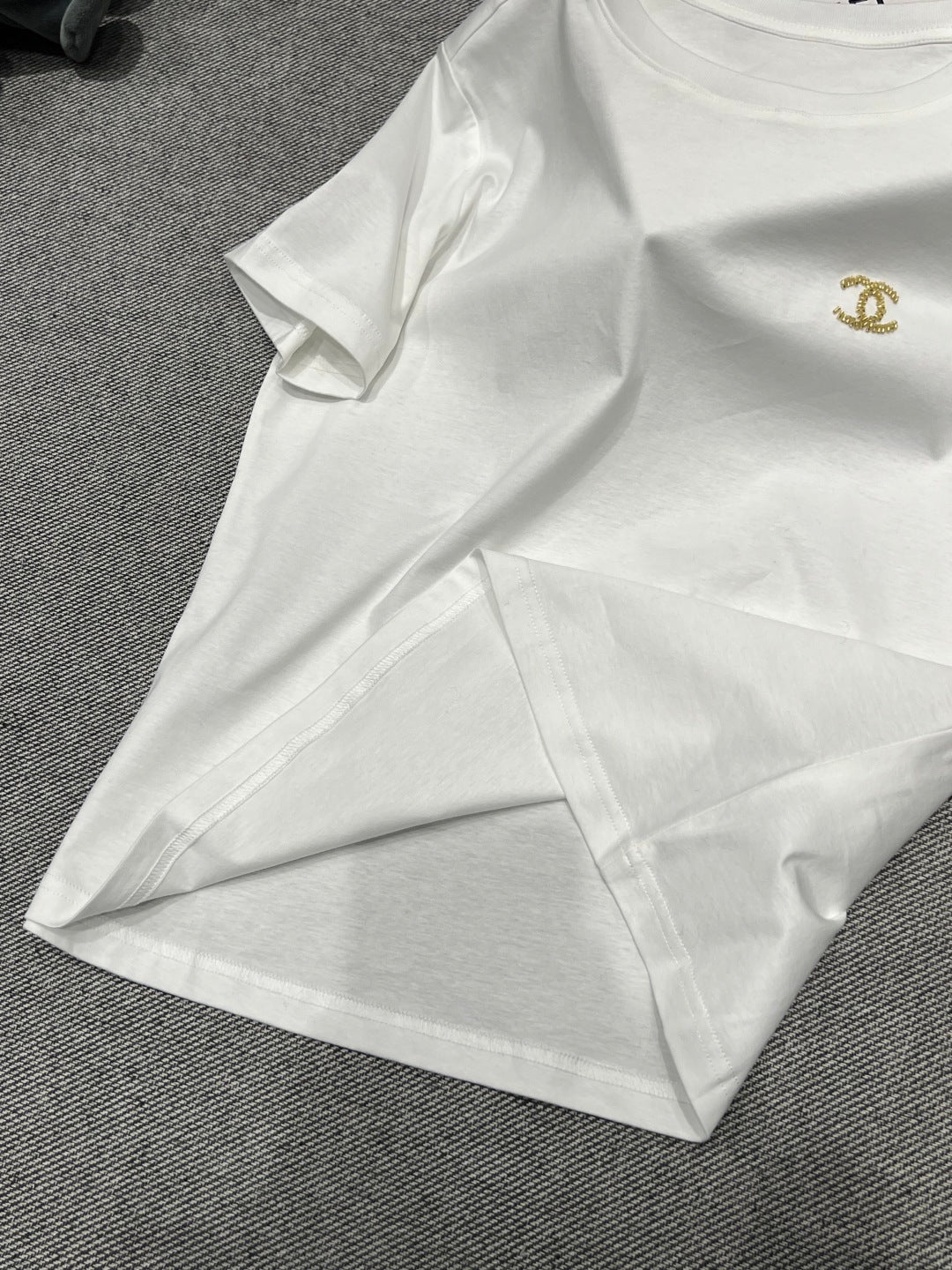 Chanel 26 Classic Crew Neck White in Cotton 161761
