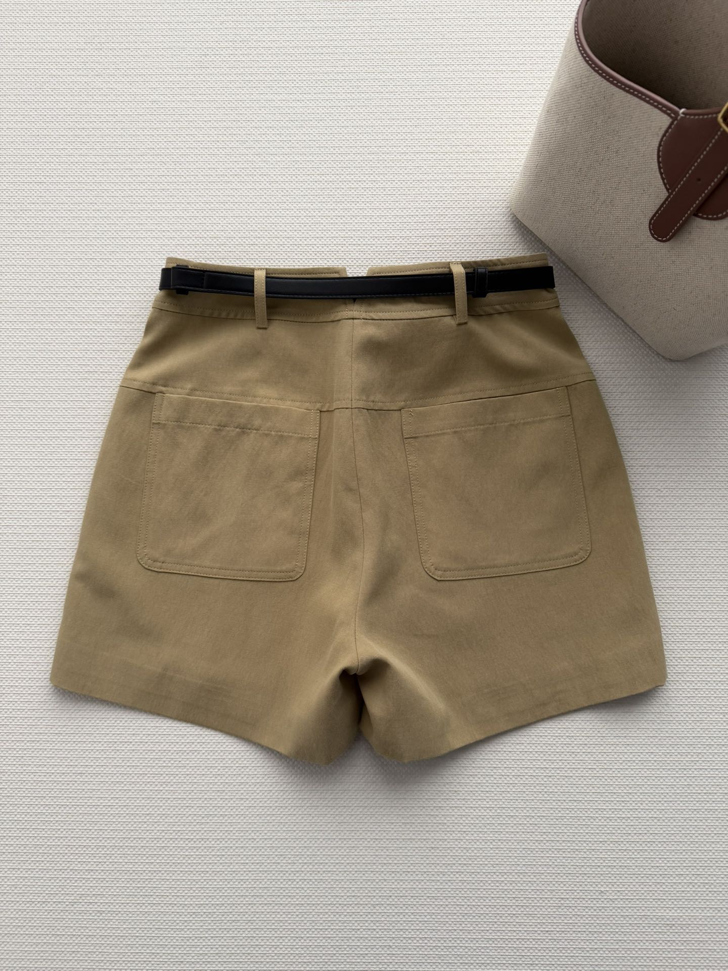 Hermes 26SS Shorts Khaki Brown in Cotton 943345
