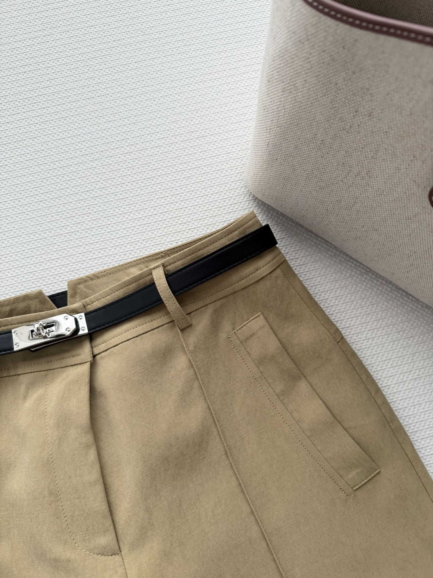 Hermes 26SS Shorts Khaki Brown in Cotton 943345