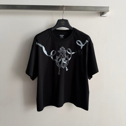 Hermes 26 Ribbon Badge Print Short-Sleeve T-Shirt Black in Cotton 888719