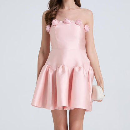 Vestido elegante de mujer con flores tridimensionales, cintura de color liso, sin tirantes