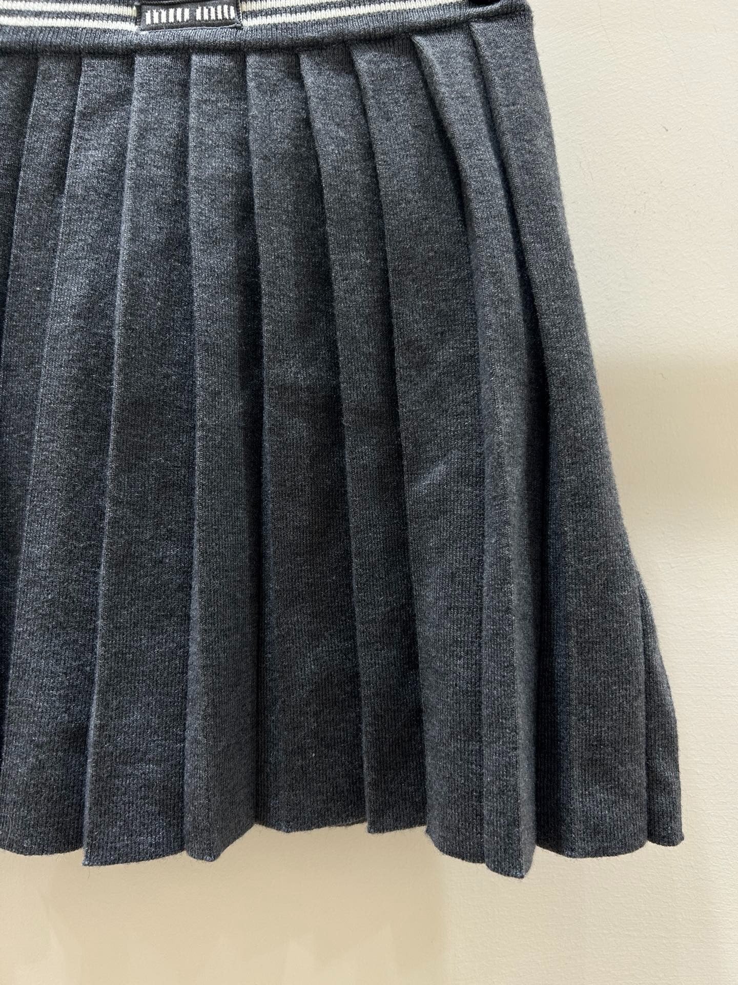 MIUMIU SKIRT STYLE 631