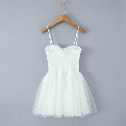 Vestido de encaje bordado con cintura moldeada, sexy, fresco, dulce y picante para vacaciones de primavera y verano.