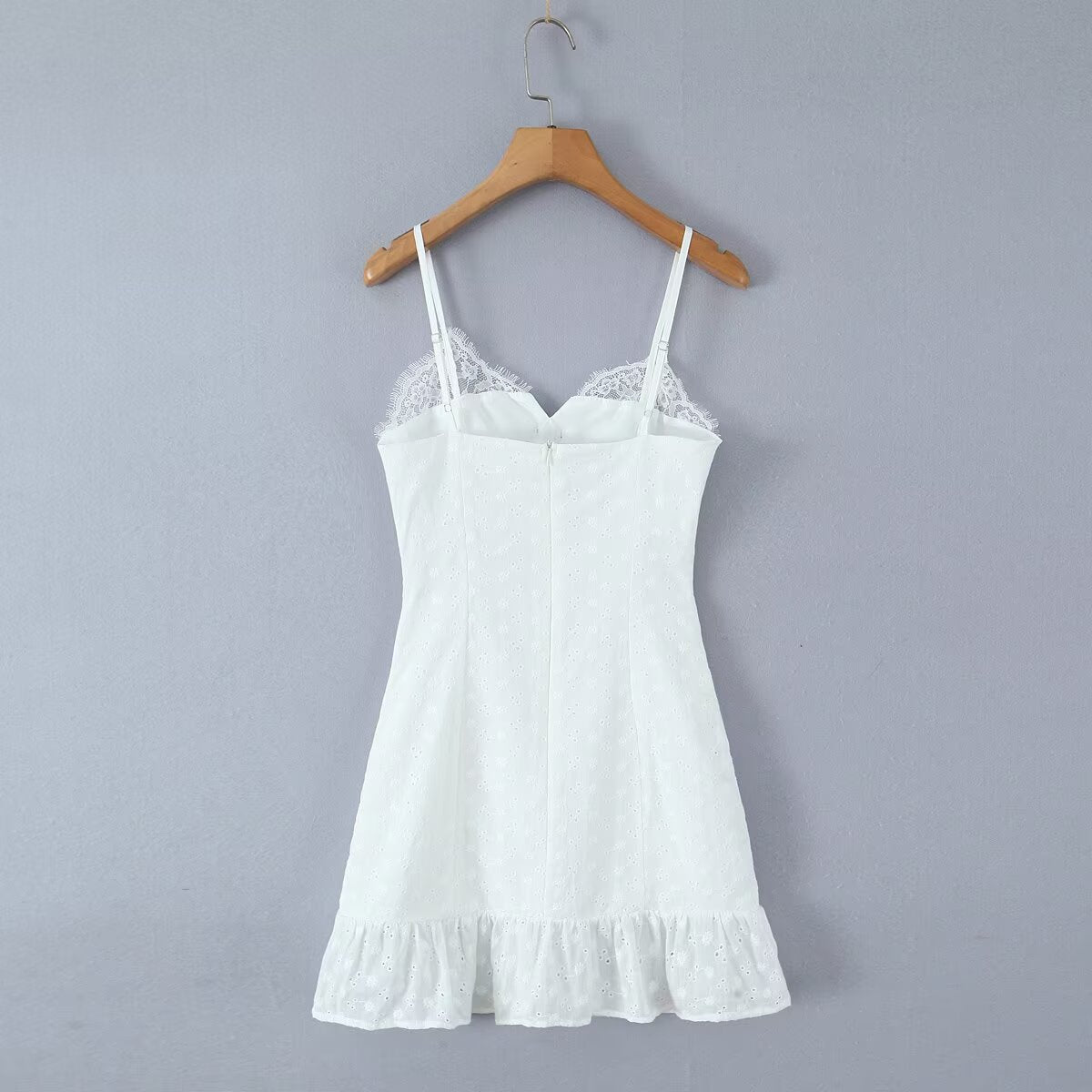 Vestido con escote en V, encaje, lazo en el pecho, tirantes, dulce, ajustado, con orejas de madera