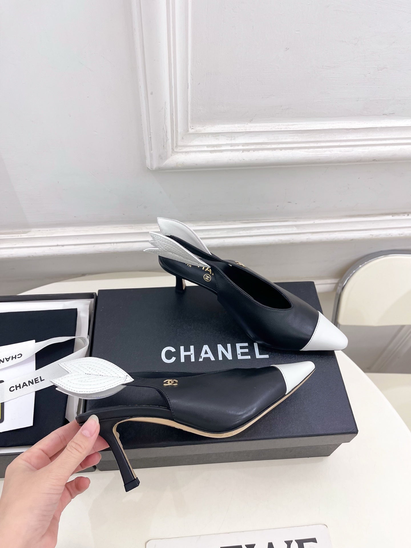 CC 26 SS Open-Back Sandals 7.5cm Black White Calfskin 586931