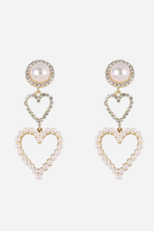 Pendientes de corazón con perlas en forma de bucle 