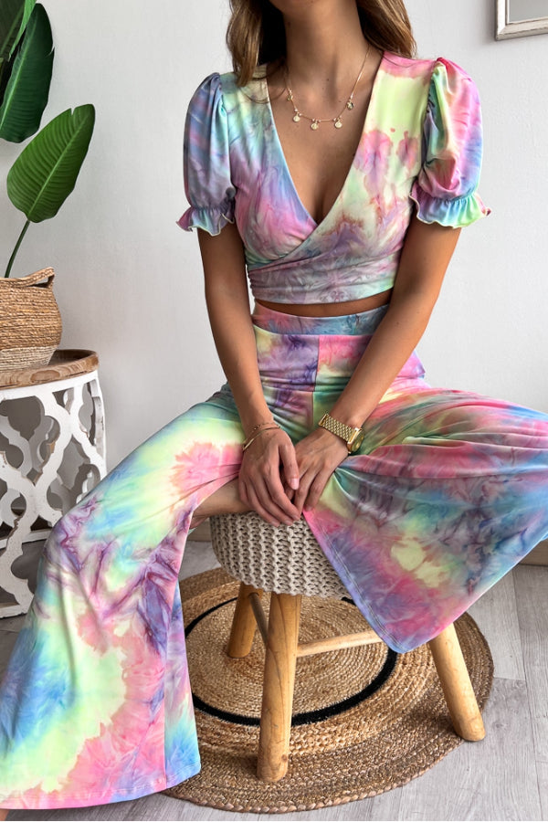 Conjunto de top corto con cuello en V y mangas cortas con estampado floral, cintura elástica y pantalones de pierna ancha 
