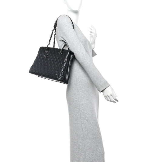 Caviar Quilted Small City Shopping Tote Black