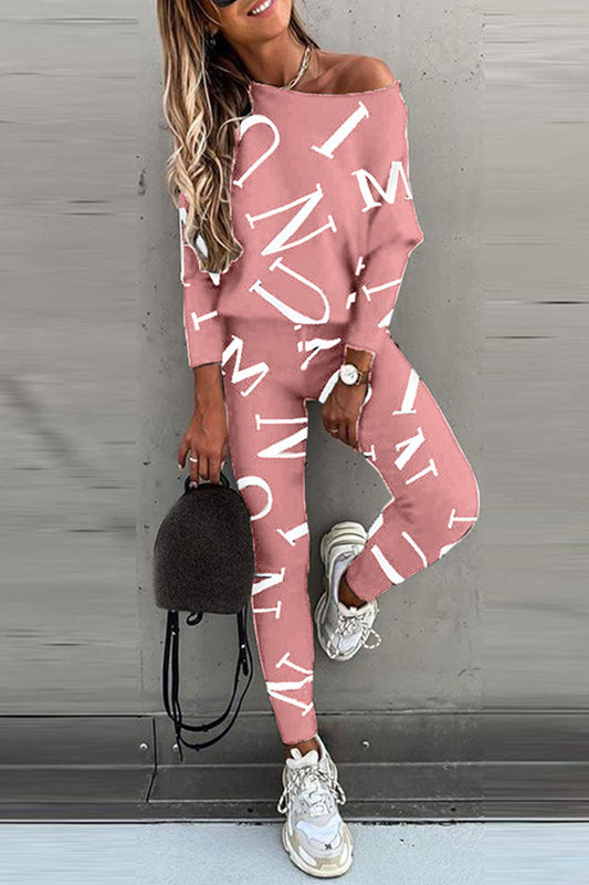 Conjunto de dos piezas de manga larga con cuello oblicuo y letras informales a la moda