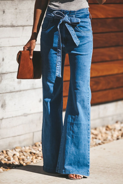 Pantalones de calle lisos con cinturón y corte de bota de color liso