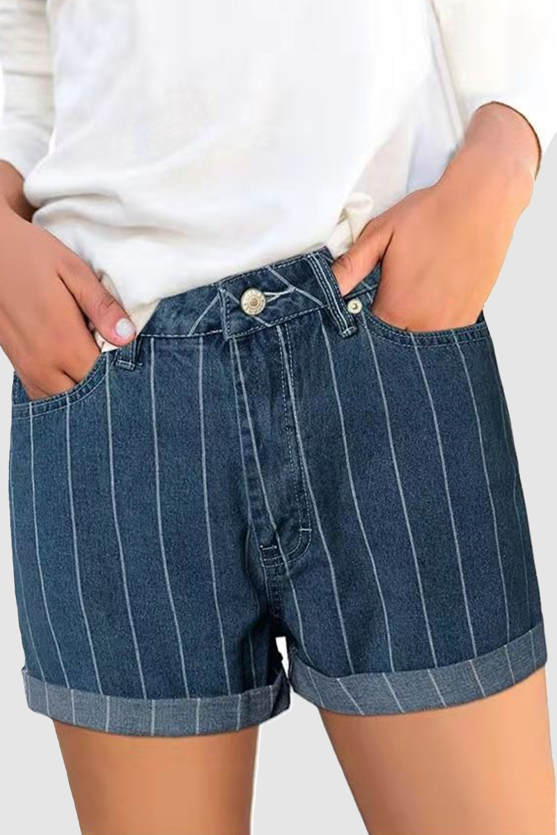 Shorts vaqueros básicos con estampado urbano