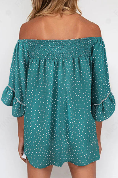 Tops con hombros descubiertos, patchwork y estampados de moda urbana