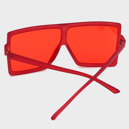 Gafas de sol sexis con diseño de patchwork de leopardo y cambio gradual en la calle