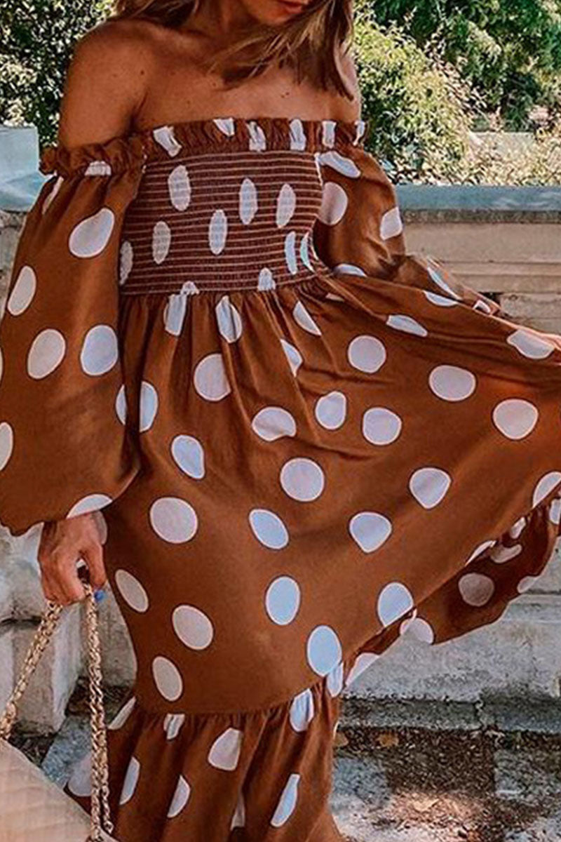 Vestidos de princesa con hombros descubiertos y lunares de estilo británico