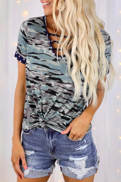 Camiseta informal con estampado de camuflaje urbano, cuello en V, abertura y abertura (5 colores)