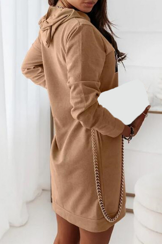 Vestidos casuales con cuello y capucha y cordón con letras