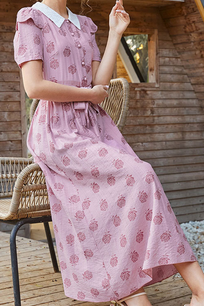 Elegante vestido de corte A con cuello vuelto, hebilla floral y cinturón