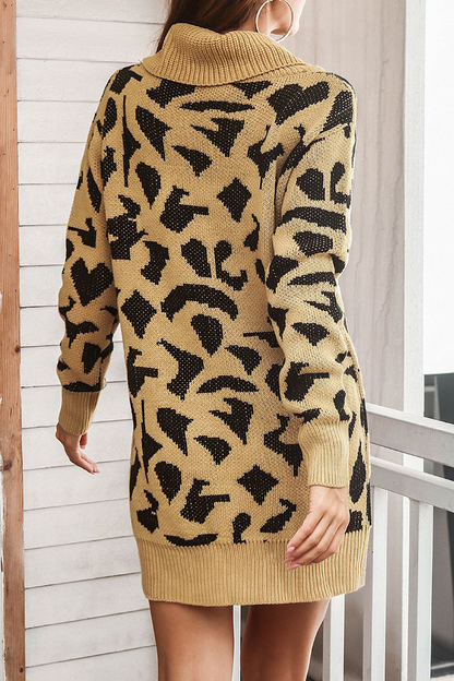 Suéter casual con cuello alto y estampado en contraste
