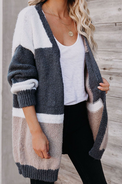 Tops casuales con cuello en V y parches de colores