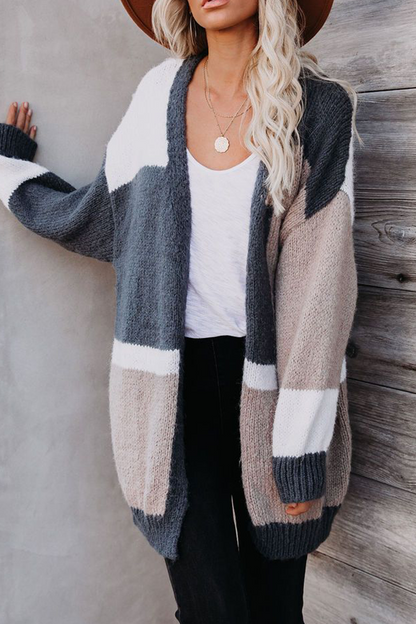 Tops casuales con cuello en V y parches de colores