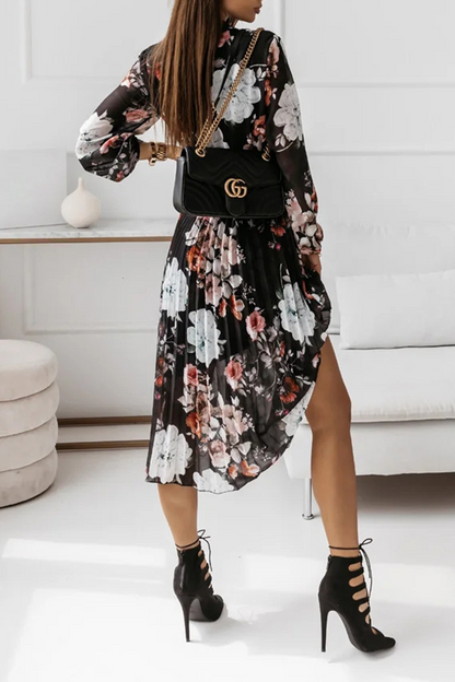 Elegante vestido plisado con cuello de cinta y cinturón con pliegues florales