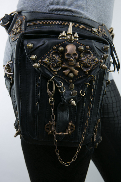 Bolsos con cremallera, cadenas y remaches de calavera punk