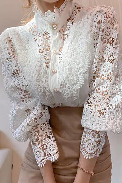 Blusa elegante de cuello mandarín con hebilla ahuecada y encaje de patchwork (3 colores)