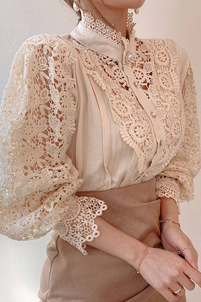 Blusa elegante de cuello mandarín con hebilla ahuecada y encaje de patchwork (3 colores)
