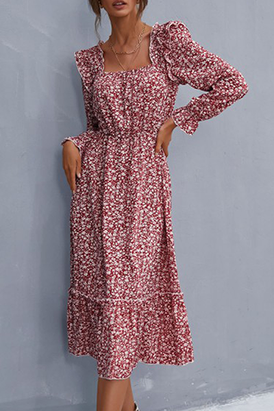 Elegante vestido de línea A con cuello cuadrado y volantes con patchwork floral