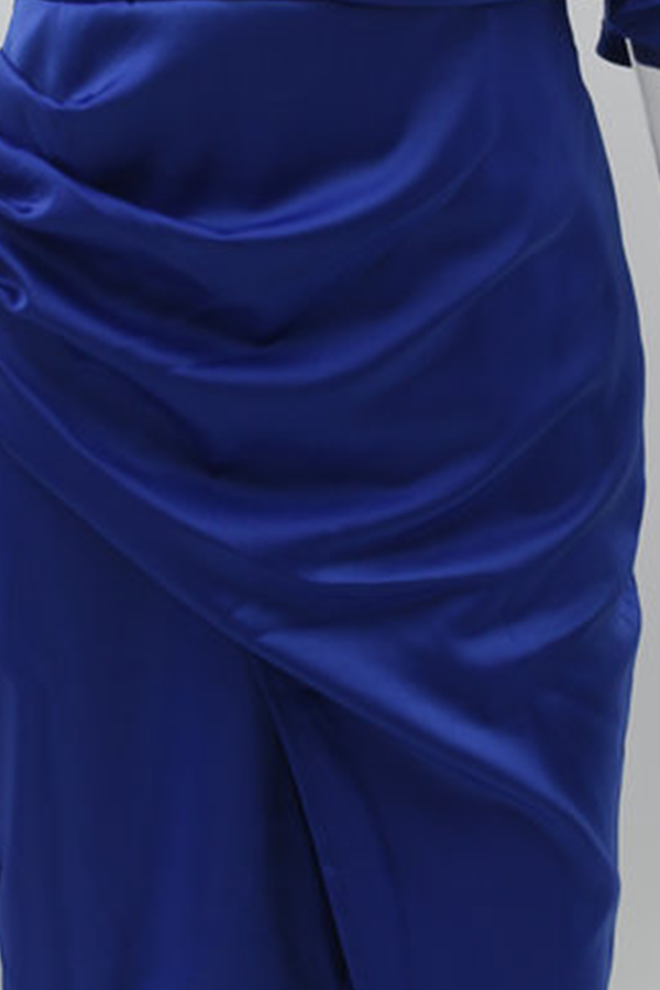 Elegante vestido de noche con cuello oblicuo y pliegues lisos (5 colores)
