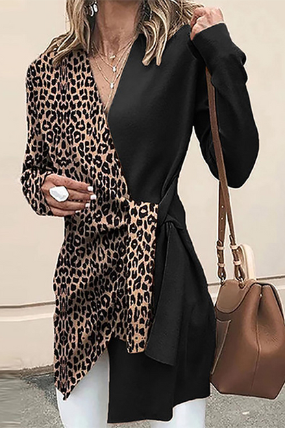 Prenda exterior informal y elegante con cuello en V y diseño de tiras de patchwork de leopardo